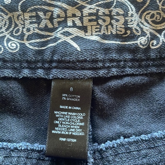 Express Black Denim Mini Skirt Stretch Raw Hem Classic 5-Pocket Mid Rise Size 8 - Picture 7 of 13